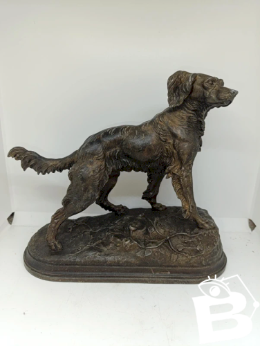 belle sculpture regule chien de chasse à larrete signée jules moigniez en bon etat