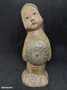 Beautiful antique wood figurine of Asian origin in good condition.