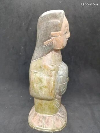 Belle statuette en bois ancienne dorigine asiatique en bon etat