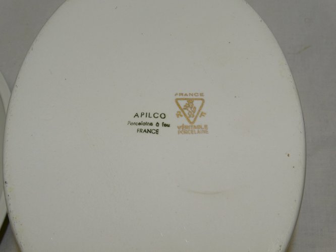 -BELLE TERRINE EN  PORCELAINE A FEU APILCO à décor de GIBIER COLLECTION déco   D