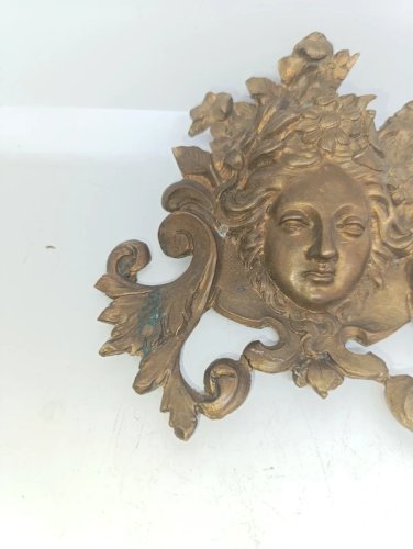 belle tete en bronze dameublement 19eme siecle ?en bon etat