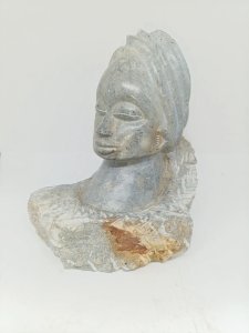 Belle Tête en pierre taille sculpter dorigine africaine
