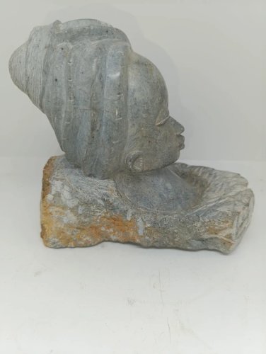 Belle Tête en pierre taille sculpter dorigine africaine