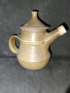 beautiful stoneware teapot in the style of La Borne, signature to be identified, in good condition