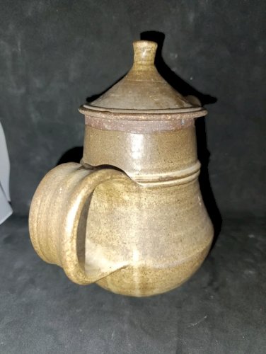 belle theiere en gres style la borne signature a identifier en bon etat