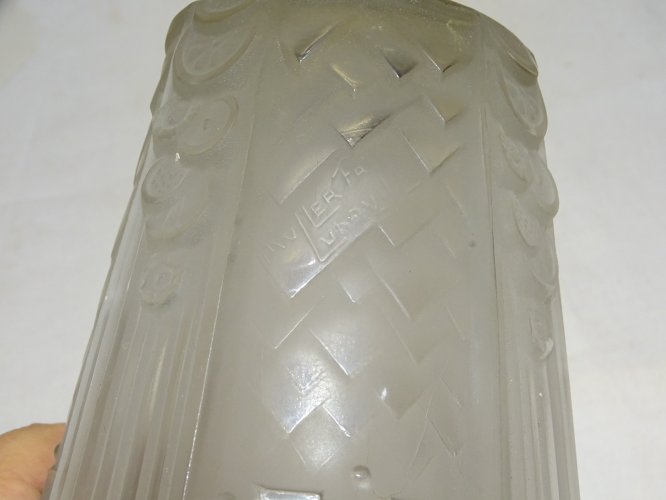 -BELLE TULIPE MULLER Frères LUNEVILLE VERRE Pressé Moulé dépoli incolore   D