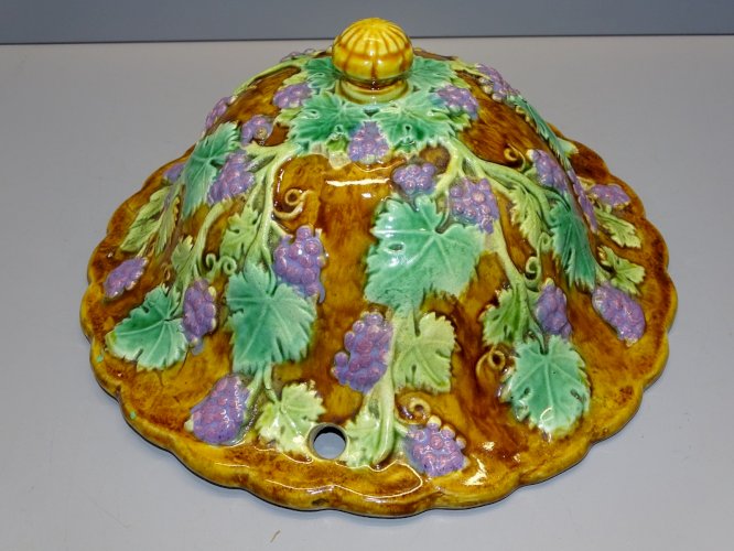 - BELLE VASQUE JARDINIERE SUSPENSION BARBOTINE XIX FIVES LILLE? GRAPPES RAISIN D