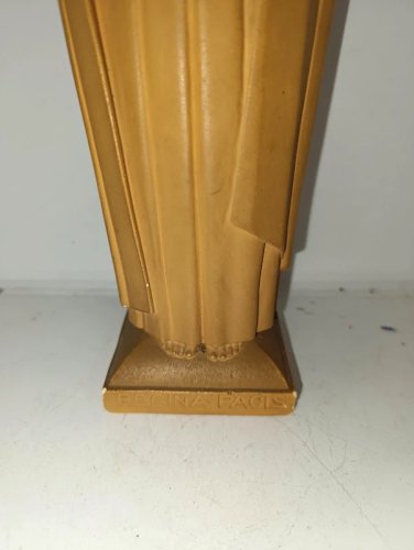 belle vierge à lenfant en platre poincon P.P deposé et made in france en bon etat