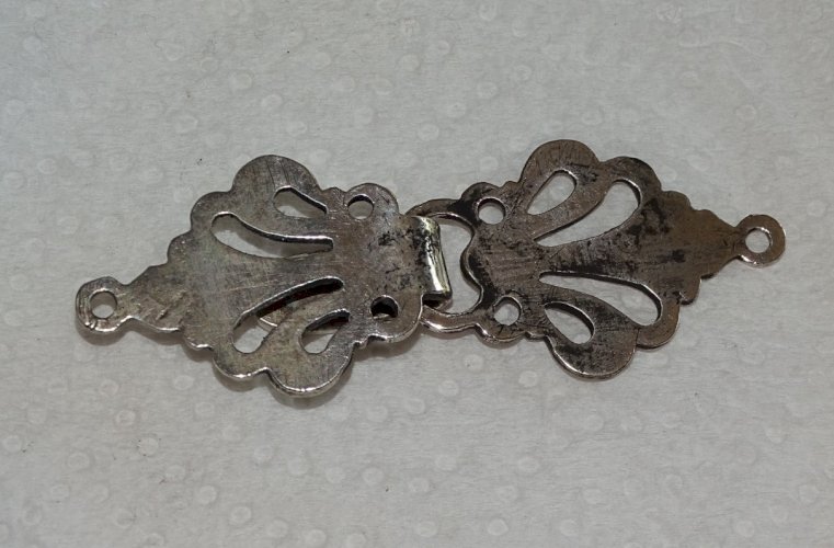 -BELLES BOUCLES de CAPE ARGENT XVIIIe poinçon têtes d'oiseaux   D
