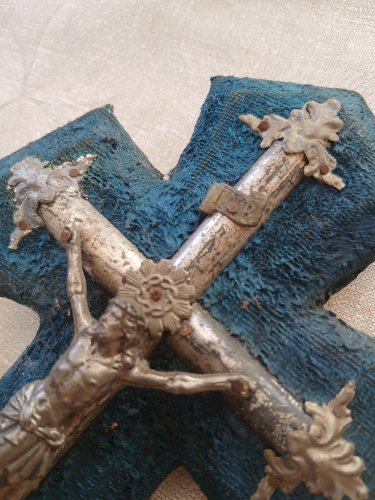 Bénitier ancien Christ en métal argenté 