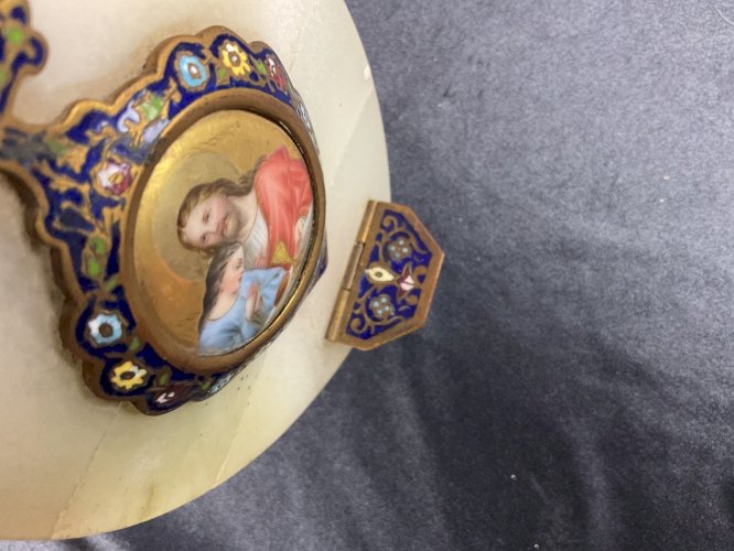 BENITIER émail cloisonné, jesus et la Vierge peinte / porcelaine, Napoléon III