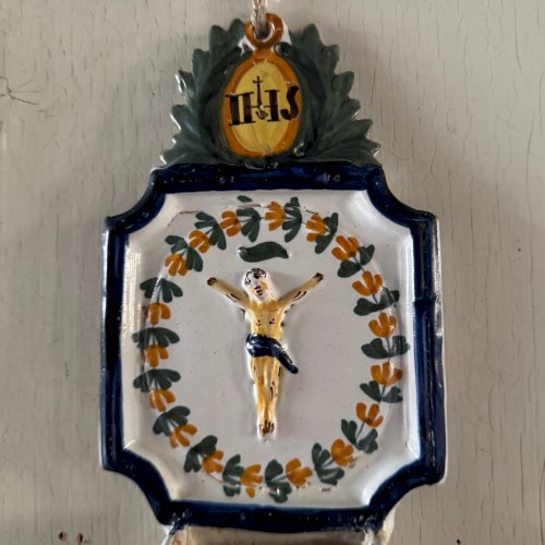 Bénitier en faïence de Nevers XVIIIe M3612
