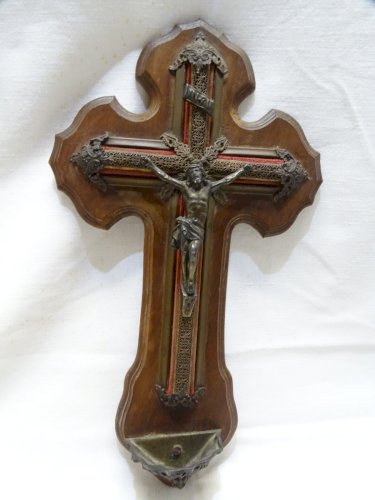 -BENITIER MURAL NAPOLEON III CROIX BOIS NOYER CHRIST REGULE Patine BRONZE   D