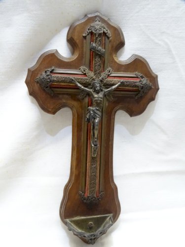 -BENITIER MURAL NAPOLEON III CROIX BOIS NOYER CHRIST REGULE Patine BRONZE   D