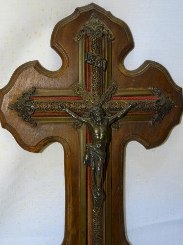 -BENITIER MURAL NAPOLEON III CROIX BOIS NOYER CHRIST REGULE Patine BRONZE   D