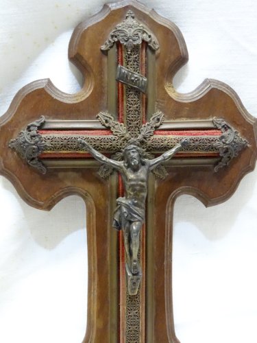 -BENITIER MURAL NAPOLEON III CROIX BOIS NOYER CHRIST REGULE Patine BRONZE   D