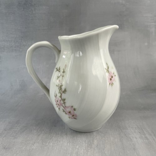 BERNARDAUD pichet pot à lait crémier porcelaine de Limoges décor Amandine