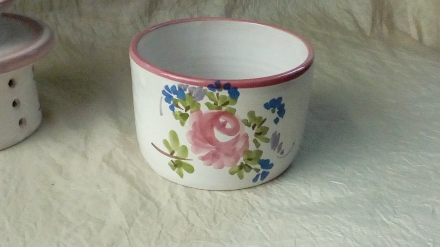 BEURRIER A EAU EN FAIENCE DECOR FLORAL ST BRICE COGNAC*