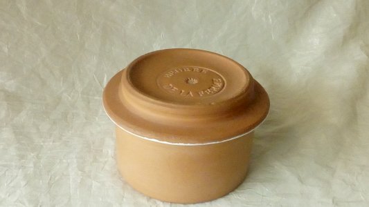 WATER BUTTER DISH IN STONEWARE FARM BUTTER INTERIOR VARNISHED*