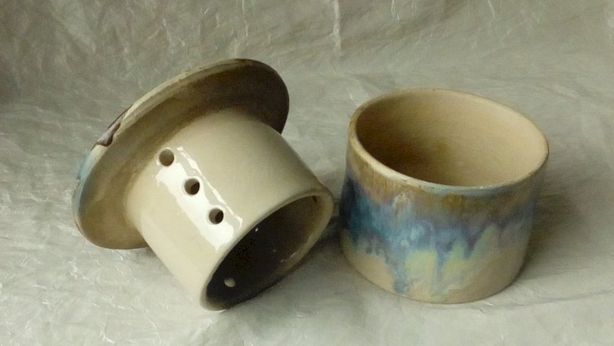 BEURRIER A EAU EN GRES VERNISSE DECOR FLAMMÉ *