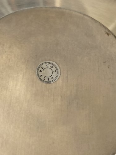 Beurrier cloche en métal argenté, motif éléphant