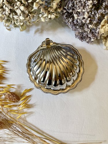 Beurrier coquillage en métal argenté, années 1950