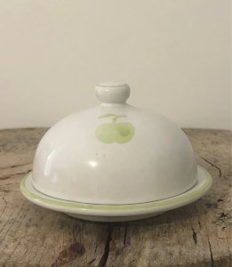 Beurrier en céramique motif pomme ?