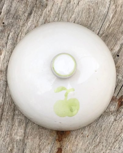 Beurrier en céramique motif pomme ?