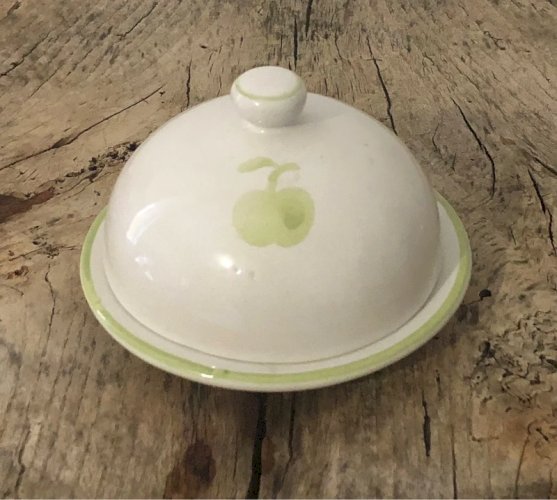 Beurrier en céramique motif pomme ?