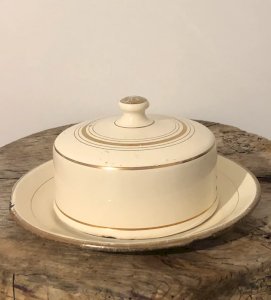 Beurrier rétro vintage en acier émaillée crème et doré