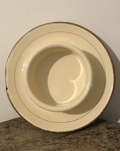 Beurrier rétro vintage en acier émaillée crème et doré