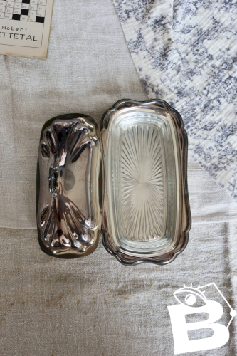 Beurrier vintage métal argenté style rocaille - Compartiment verre - Coutea