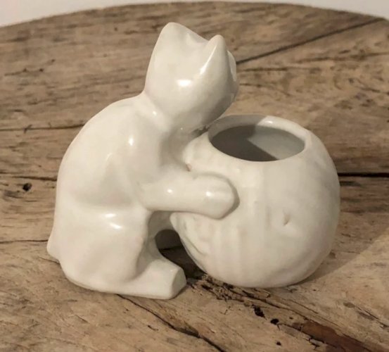 Bibelot/bougeoir chat blanc en porcelaine