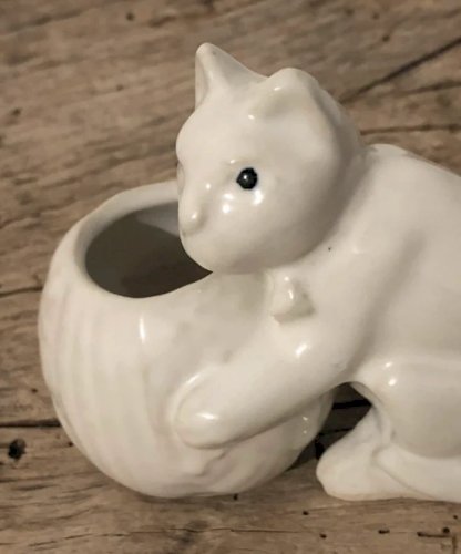 Bibelot/bougeoir chat blanc en porcelaine