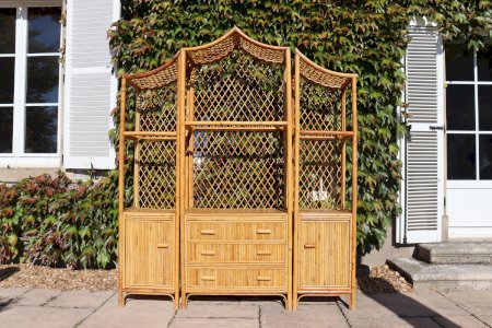 Library, standing shelf in rattan pagoda style, 1970.