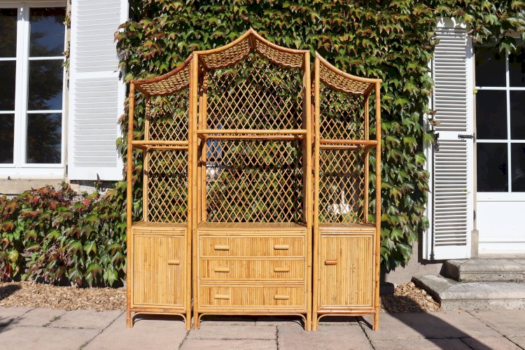 Bibliothèque, étagère sur pieds en rotin style pagode, 1970