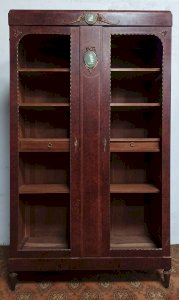 Bibliothèque Louis XVI en loupe de thuya