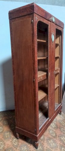 Bibliothèque Louis XVI en loupe de thuya