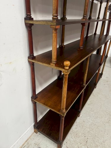 Bibliotheque ouverte a ressaut central XX siècle