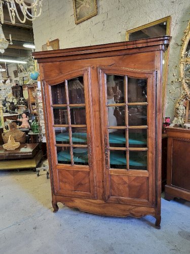BIBLIOTHEQUE VITRINE LOUIS XV A PETITS CARREAUX DU DEBUT DU XIX ème SIECLE