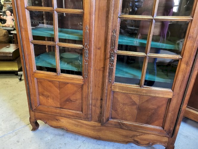BIBLIOTHEQUE VITRINE LOUIS XV A PETITS CARREAUX DU DEBUT DU XIX ème SIECLE