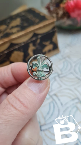 bijou ancien coulant passant de collier fleur de lys en argent