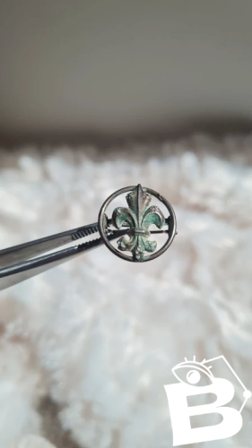 Bijou ancien coulant passant de collier fleur de lys en argent