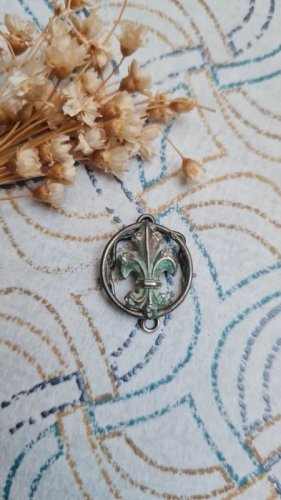 Bijou ancien coulant passant de collier fleur de lys en argent