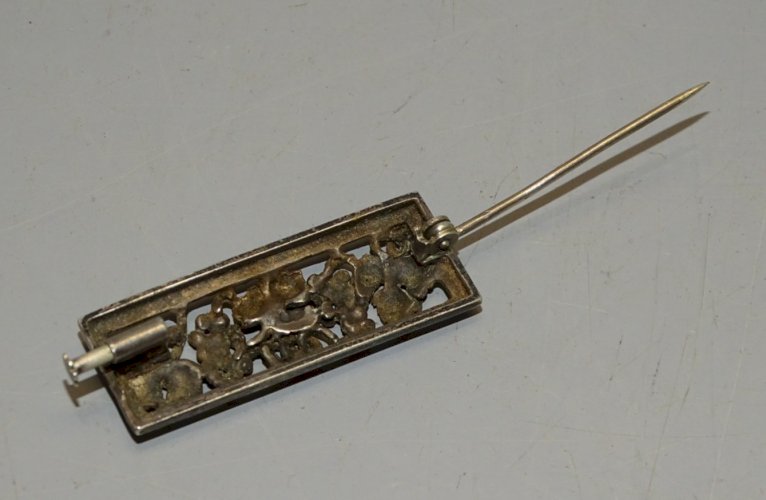 -BIJOU PETITE BROCHE ANCIENNE GRAPPES DE RAISIN ARGENT Poinçon CRABE  D