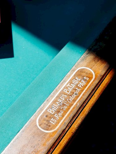 Billie, la table de billard N°1