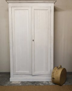 Blandine, the large wooden Parisian wardrobe No. 338