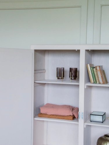 Blandine, l'armoire en bois rose poudré N°164