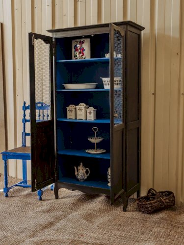 Blandine, l'armoire noire en bois N°332