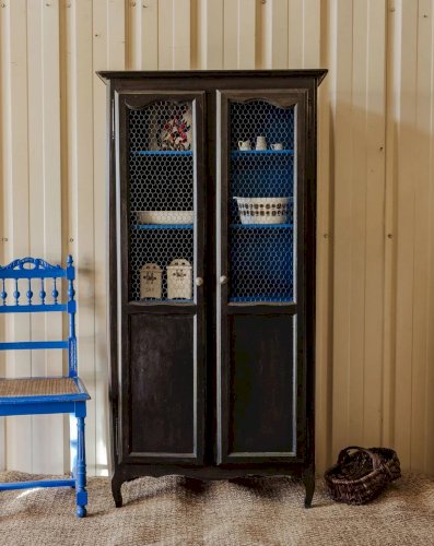 Blandine, l'armoire noire en bois N°332